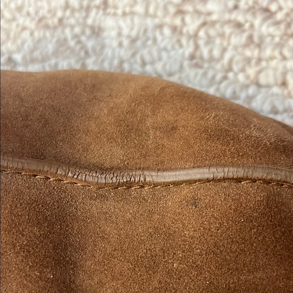 UGG Women's Tan Sheepskin Size 9 Slippers - Picture 4 of 8